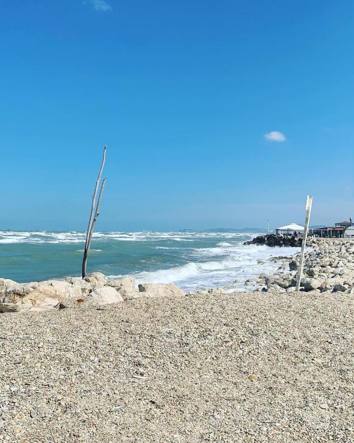 Brezza Affittacamere Montemarciano Exteriér fotografie